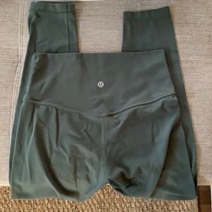 Green Lululemon workout leggings